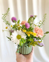 Load image into Gallery viewer, Flowers + Plant Combo
