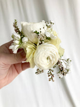 Load image into Gallery viewer, Preorder Homecoming Corsages
