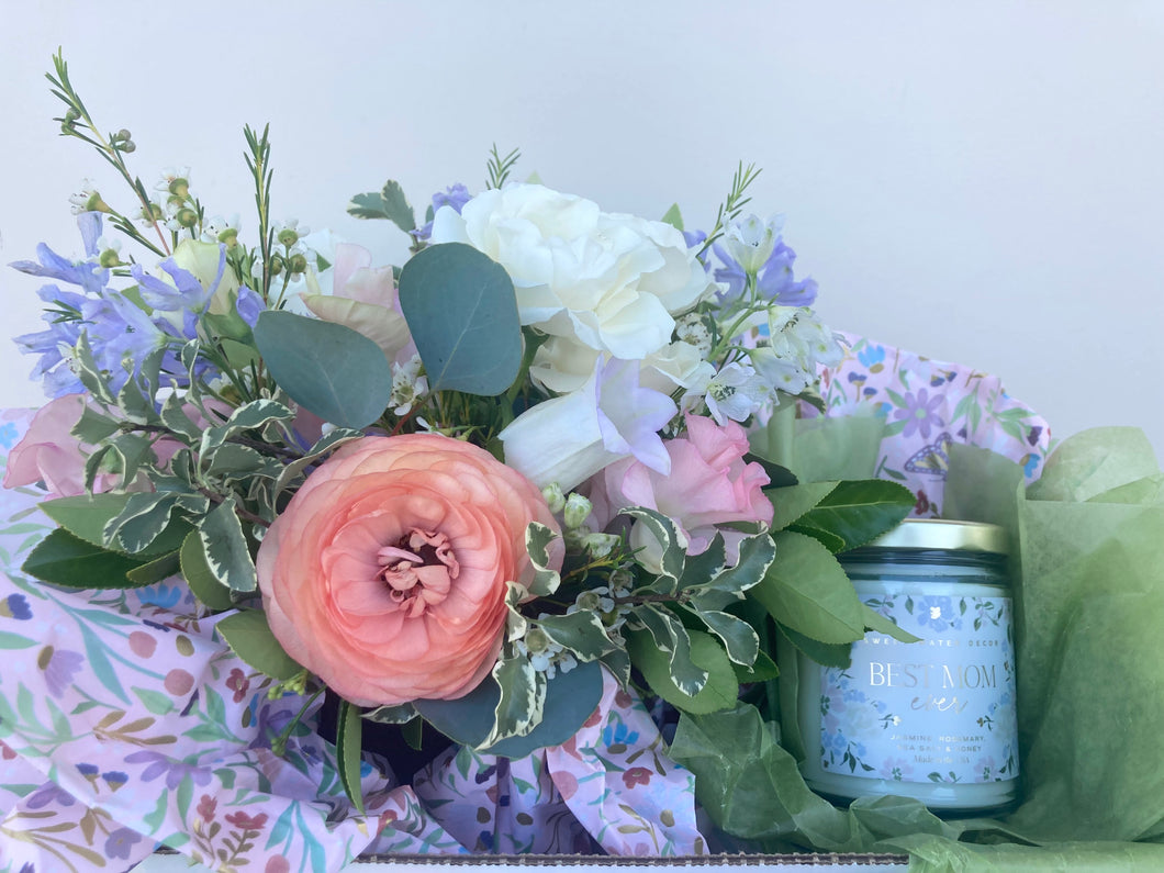 The Best Mom Ever Flowers & Candle Combo, Mother’s Day Pre-Order