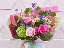 Load image into Gallery viewer, The Deluxe Hand-Tied Bouquet, Everyday Option
