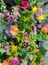 Load image into Gallery viewer, Medium Mother’s Day Garden Mixed Bouquet

