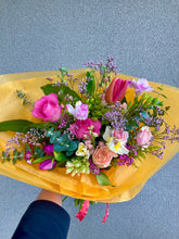 Load image into Gallery viewer, Send Me Flowers! A Bouquet Subscription…Three Months, Three Bouquets!
